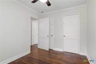 1605 E Mistletoe Ave, Victoria, TX 77901 - Photo 15
