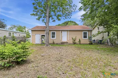 1605 E Mistletoe Avenue, Victoria, TX 77901 - Photo 19