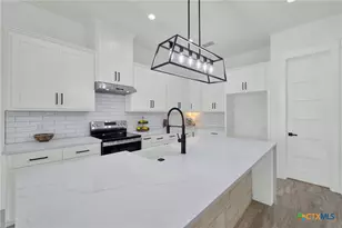 110 Lake Village Rd, Seguin, TX 78155 - Photo 17