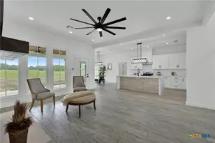 110 Lake Village Rd, Seguin, TX 78155 - Photo 11