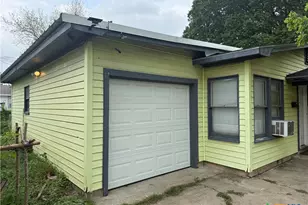 1604 E Mistletoe Ave, Victoria, TX 77901 - Photo 15
