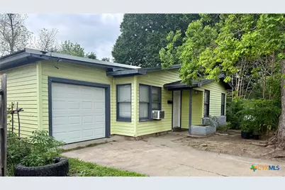 1604 E Mistletoe Avenue, Victoria, TX 77901 - Photo 1