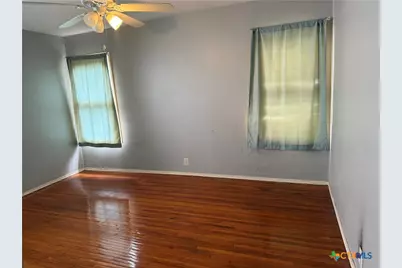 1604 E Mistletoe Avenue, Victoria, TX 77901 - Photo 9