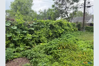 1604 E Mistletoe Avenue, Victoria, TX 77901 - Photo 19