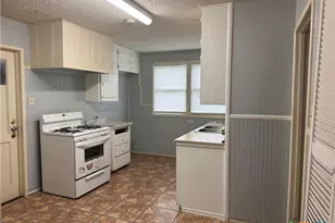 1604 E Mistletoe Ave, Victoria, TX 77901 - Photo 5