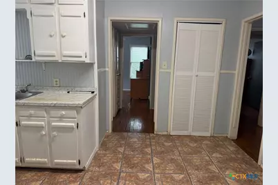 1604 E Mistletoe Avenue, Victoria, TX 77901 - Photo 7