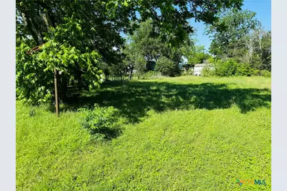 320 Clay Street, Seguin, TX 78155 - Photo 3