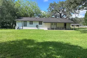 1214 Macarthur, Cuero, TX 77954 - Photo 17