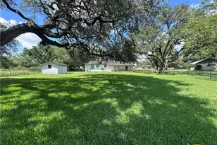 1214 Macarthur, Cuero, TX 77954 - Photo 19