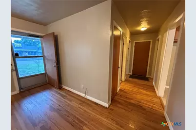 555 N Union Avenue, New Braunfels, TX 78130 - Photo 9