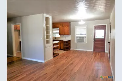 555 N Union Avenue, New Braunfels, TX 78130 - Photo 7