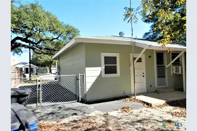 555 N Union Avenue, New Braunfels, TX 78130 - Photo 17