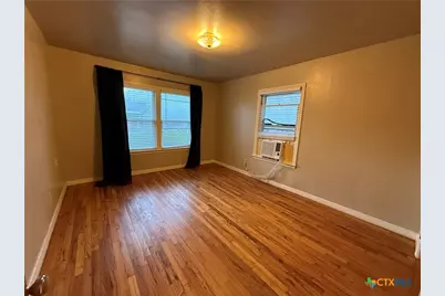 555 N Union Avenue, New Braunfels, TX 78130 - Photo 13