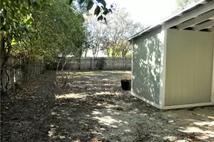 555 N Union Ave, New Braunfels, TX 78130 - Photo 31