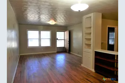 555 N Union Avenue, New Braunfels, TX 78130 - Photo 9