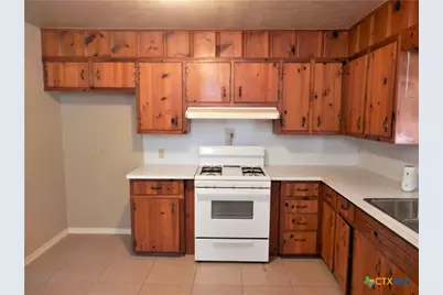 555 N Union Avenue, New Braunfels, TX 78130 - Photo 13
