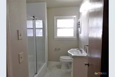 555 N Union Avenue, New Braunfels, TX 78130 - Photo 23