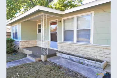 555 N Union Avenue, New Braunfels, TX 78130 - Photo 3