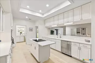 25887 Lewis Ranch Rd, New Braunfels, TX 78132 - Photo 15