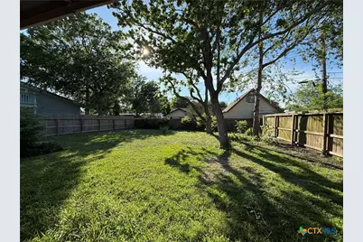 113 Bonham Street, Port Lavaca, TX 77979 - Photo 3