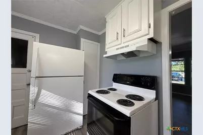 113 Bonham Street, Port Lavaca, TX 77979 - Photo 11