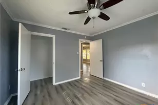 113 Bonham St, Port Lavaca, TX 77979 - Photo 17