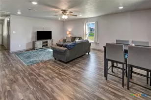 180 Colake Dr, Victoria, TX 77905 - Photo 3