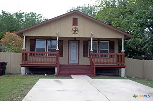 633 S Commerce St, Lockhart, TX 78644 - Photo 1