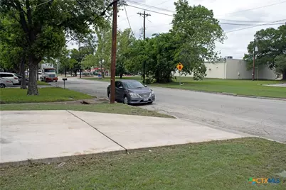 633 S Commerce Street, Lockhart, TX 78644 - Photo 25