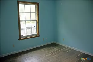 633 S Commerce St, Lockhart, TX 78644 - Photo 13
