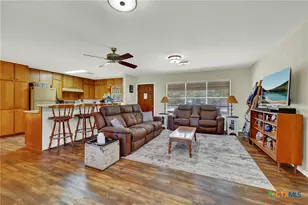 236 Shady Ln, Seguin, TX 78155 - Photo 3