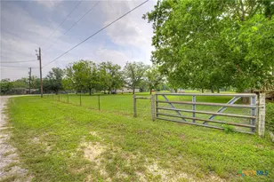 236 Shady Ln, Seguin, TX 78155 - Photo 11
