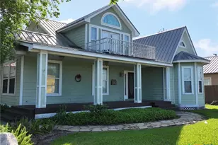 207 S Commerce St, Port Lavaca, TX 77979 - Photo 1