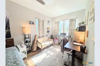635 E Camp Street, New Braunfels, TX 78130 - Photo 15