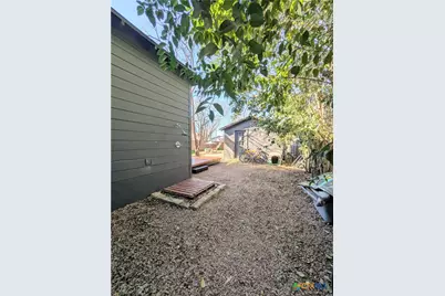 635 E Camp Street, New Braunfels, TX 78130 - Photo 35
