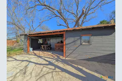 635 E Camp Street, New Braunfels, TX 78130 - Photo 35