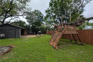635 E Camp St, New Braunfels, TX 78130 - Photo 39