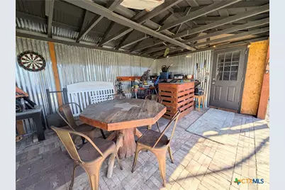 635 E Camp Street, New Braunfels, TX 78130 - Photo 13