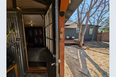 635 E Camp Street, New Braunfels, TX 78130 - Photo 39