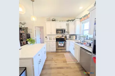 635 E Camp Street, New Braunfels, TX 78130 - Photo 23