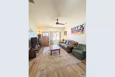 635 E Camp Street, New Braunfels, TX 78130 - Photo 27
