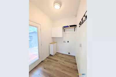 635 E Camp Street, New Braunfels, TX 78130 - Photo 23