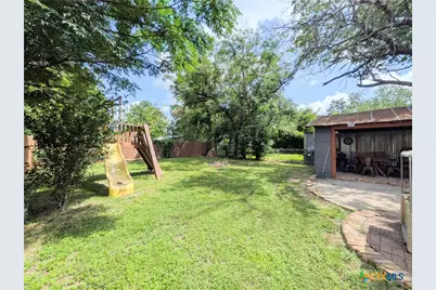 635 E Camp Street, New Braunfels, TX 78130 - Photo 17
