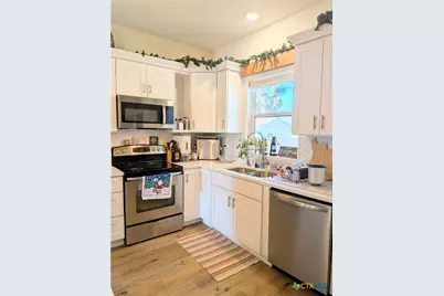 635 E Camp Street, New Braunfels, TX 78130 - Photo 11