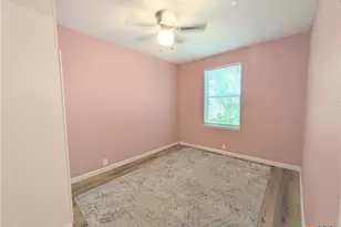 635 E Camp St, New Braunfels, TX 78130 - Photo 25