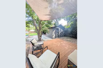 635 E Camp Street, New Braunfels, TX 78130 - Photo 11