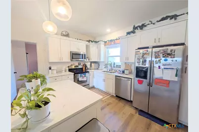 635 E Camp Street, New Braunfels, TX 78130 - Photo 13