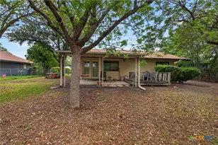 5250 Round Table Dr, San Antonio, TX 78218 - Photo 9
