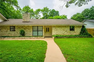 303 Stewart St, Marble Falls, TX 78654 - Photo 3