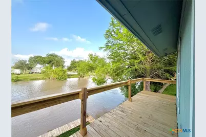 109 River Road, Tivoli, TX 77990 - Photo 5